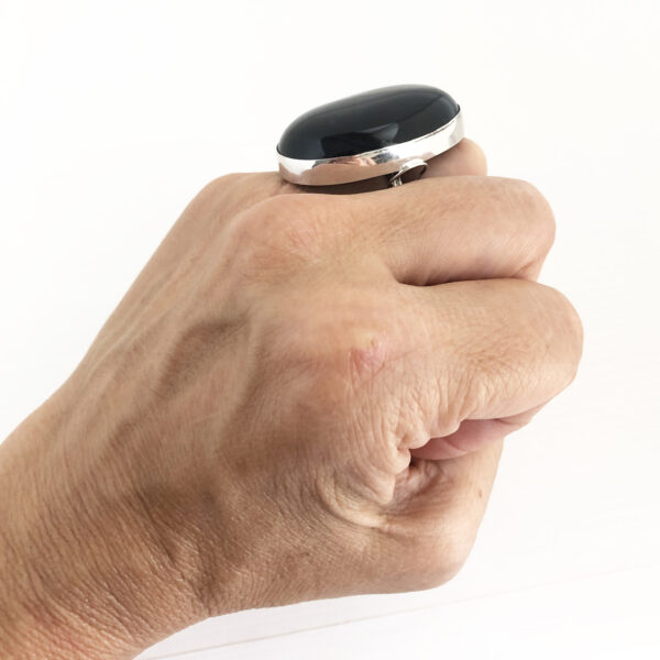 Anello con agata nera