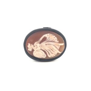 Anello con cameo ovale