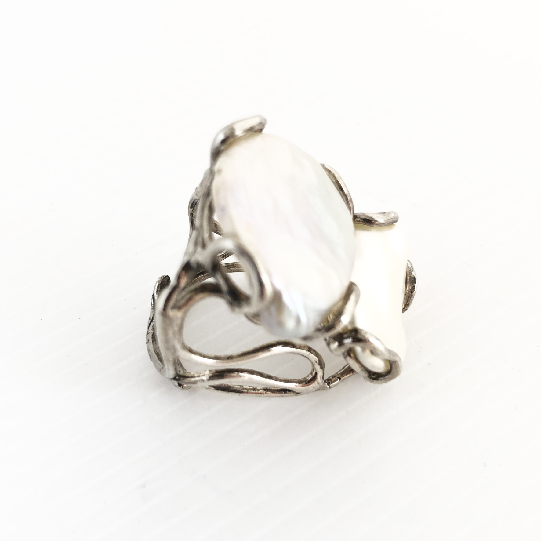 Anello con perle barocche