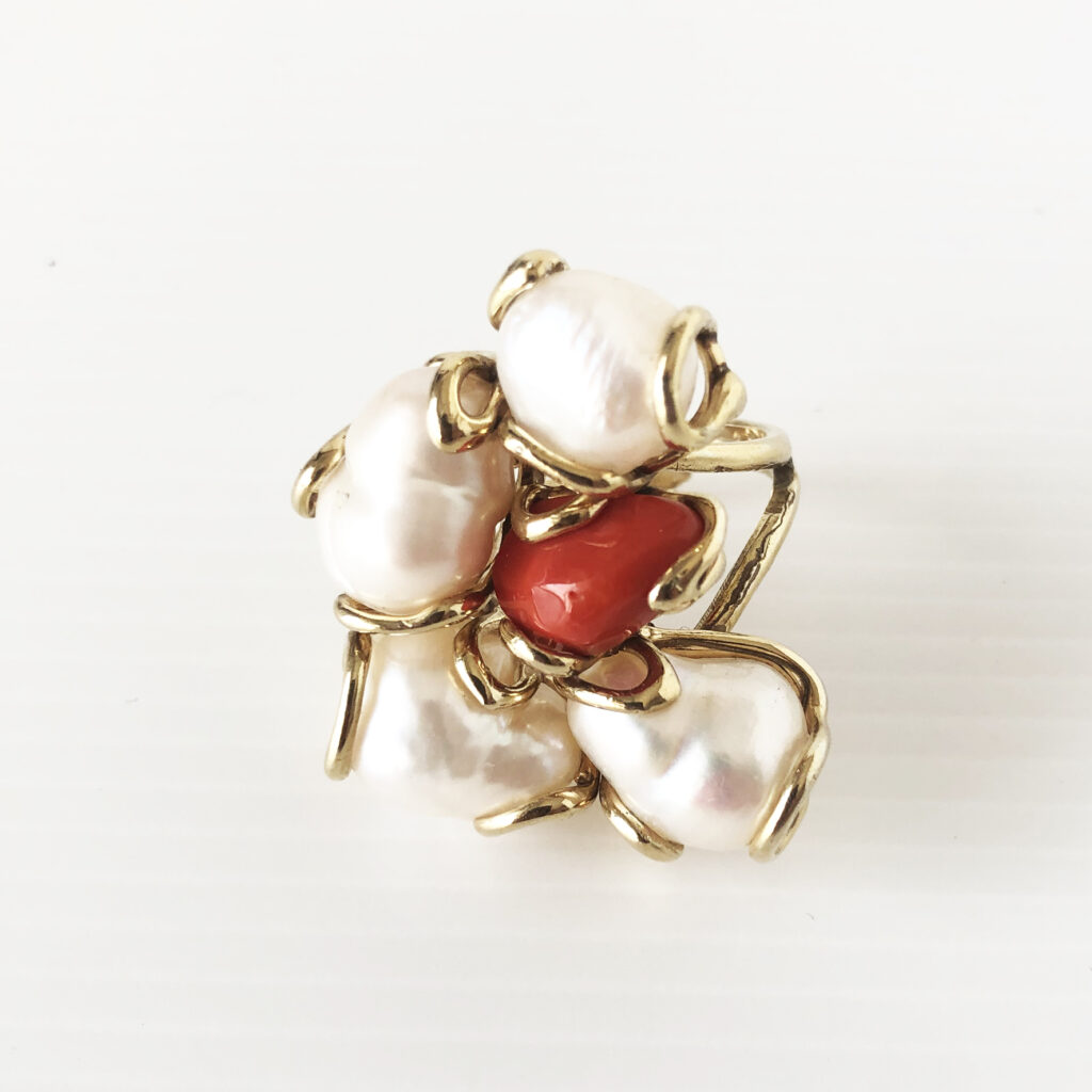 Anello in argento con perle