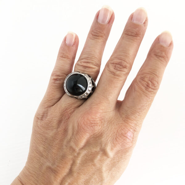 Anello maculato in argento con onice