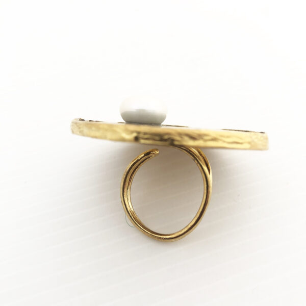 Anello scudo con perla
