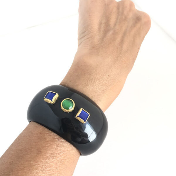 Bracciale alla schiava con pietre dure in osso