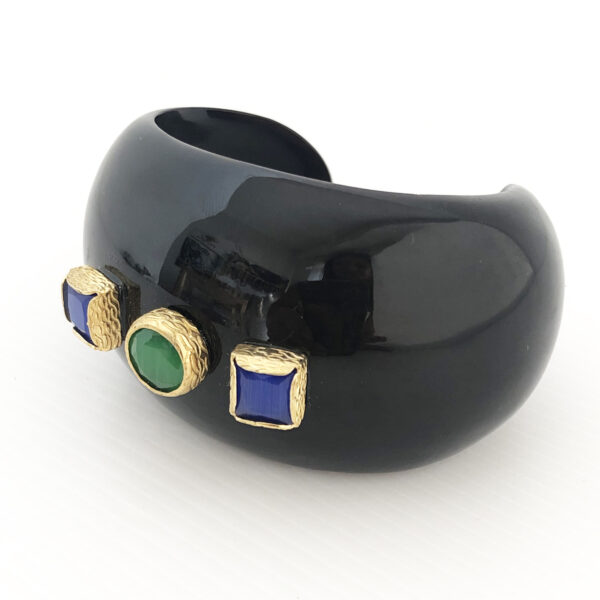 Bracciale alla schiava in osso con pietre dure