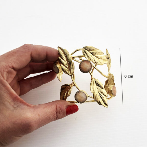 Bracciale con foglie e pietre dure