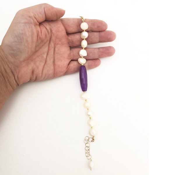 Bracciale con perle barocche e pietra viola