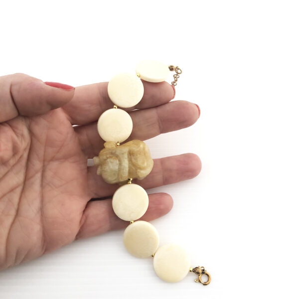 Bracciale con pietre tonde in pasta di avorio
