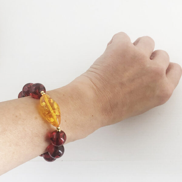 Bracciale con sfere di ambra