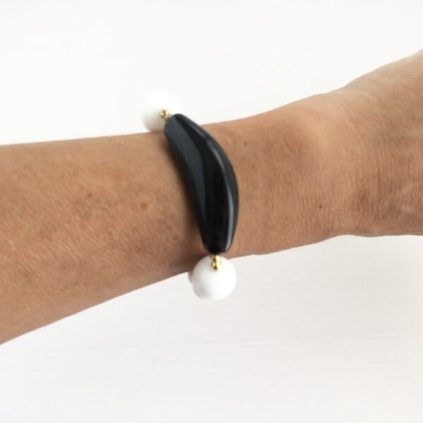 Bracciale di agata bianca con lunotto centrale di onice