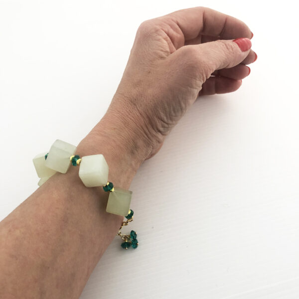 Bracciale di giada con cristalli