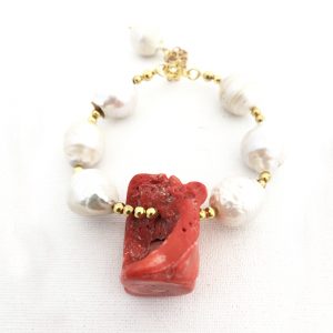 Bracciale di perle barocche e corallo bambù