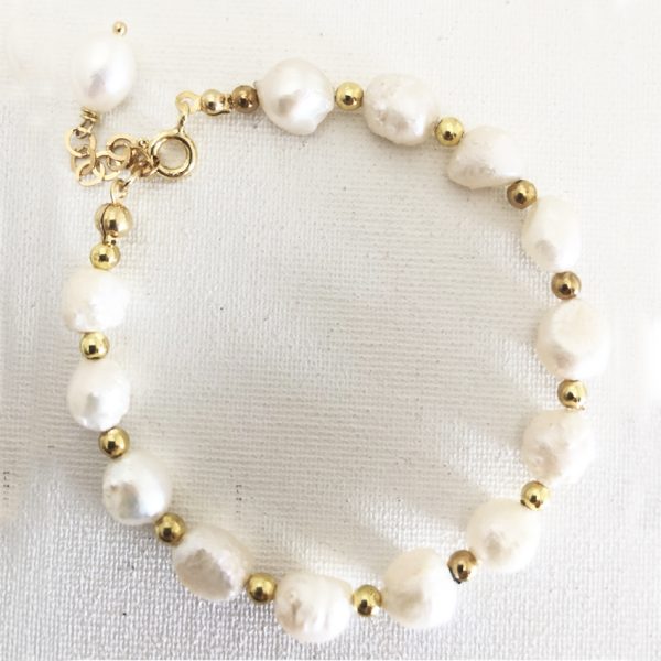 Bracciale di perle con micro perle dorate