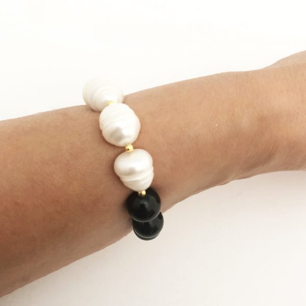 Bracciale di perle con onice