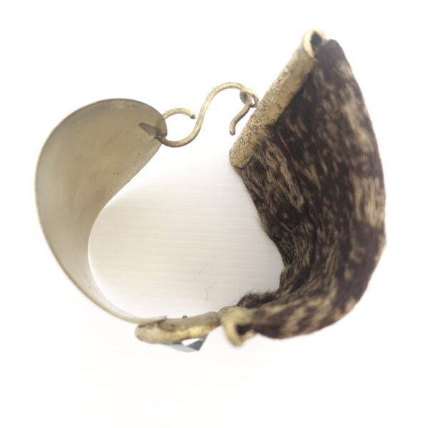 Bracciale in bronzo cavallino e pietre dure