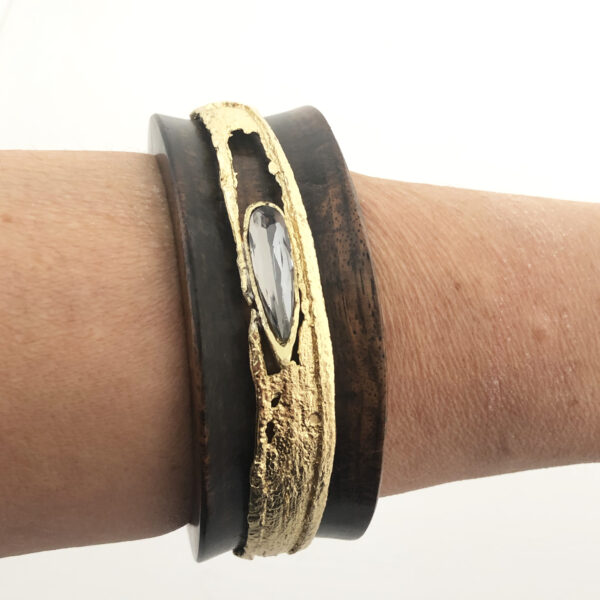 Bracciale in ebano con cristallo di rocca