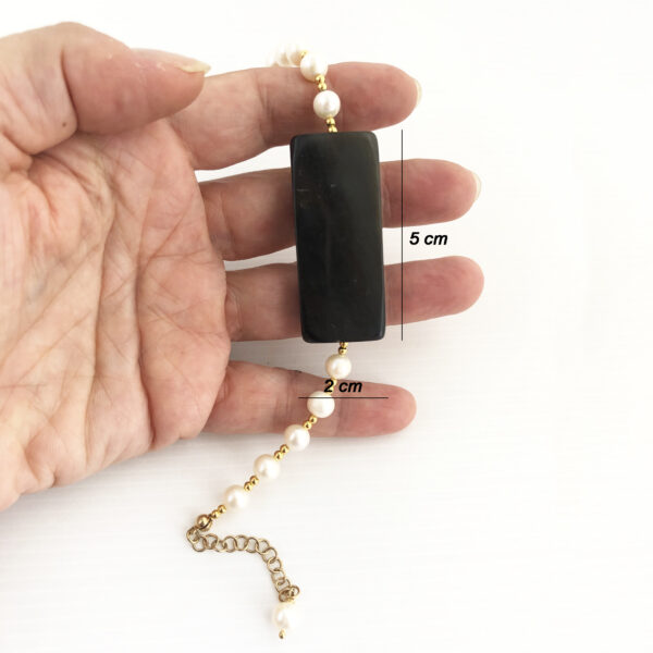 Bracciale in perle e corno