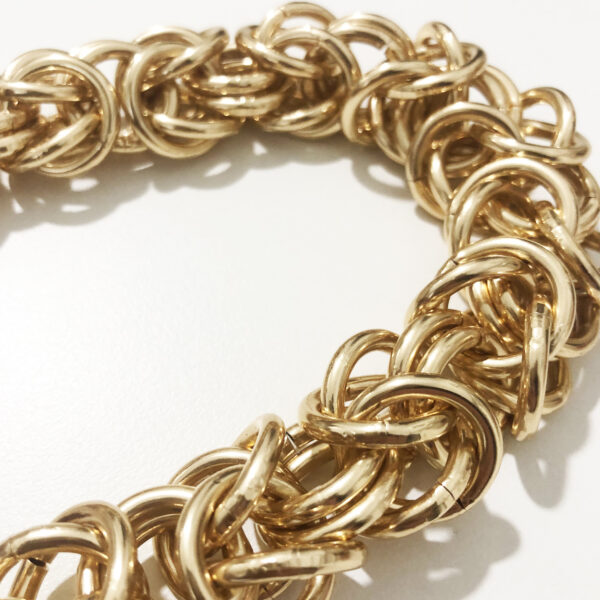 Collana a catena dorata