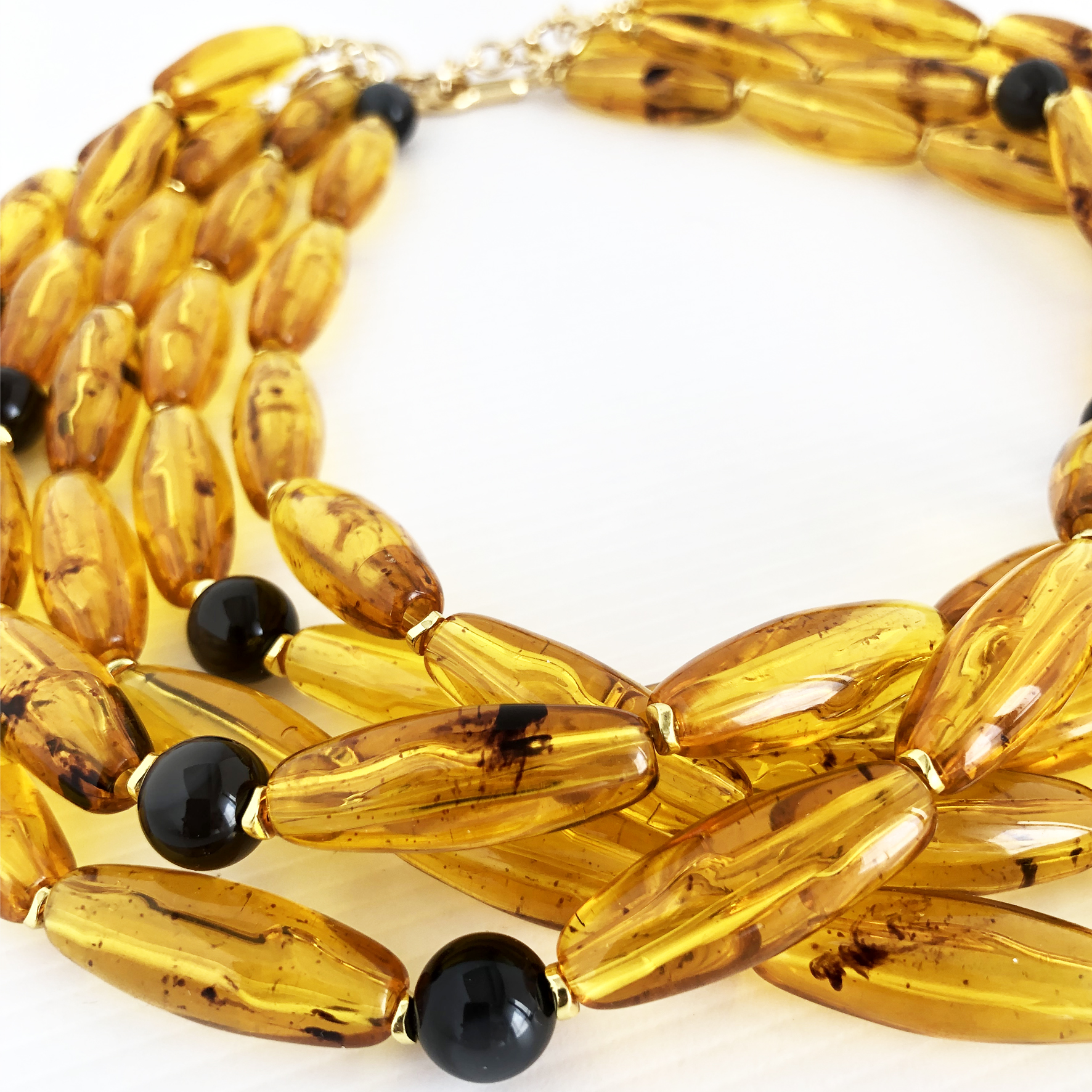 Collana cinque fili in ambra