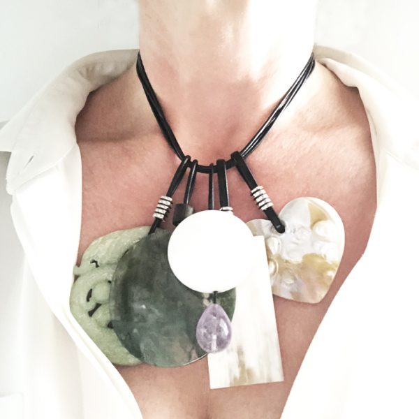 Collana con ciondoli Théa