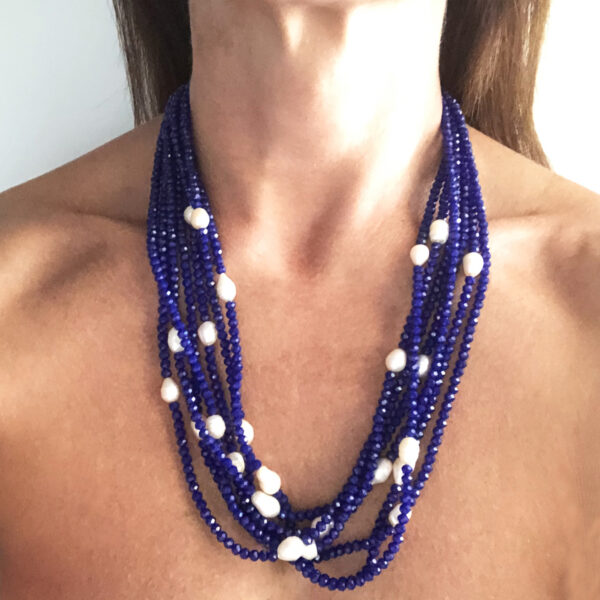 Collana con cristalli bluette e perle