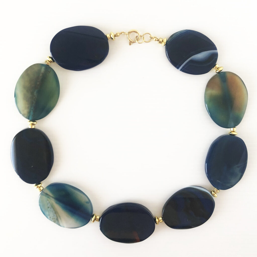 Collana con lapislazzuli ovali