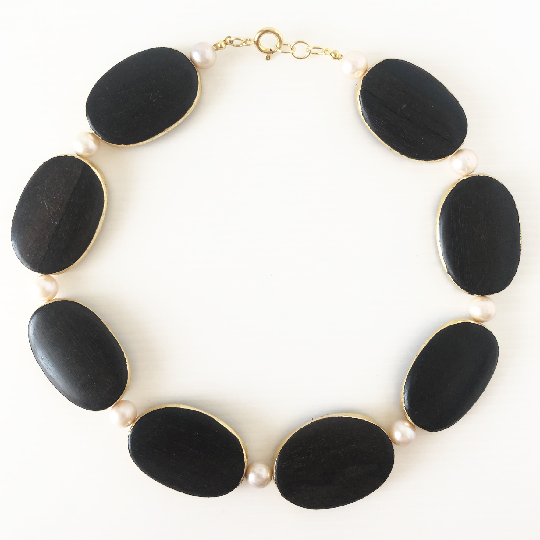 Collana con ovali in ebano