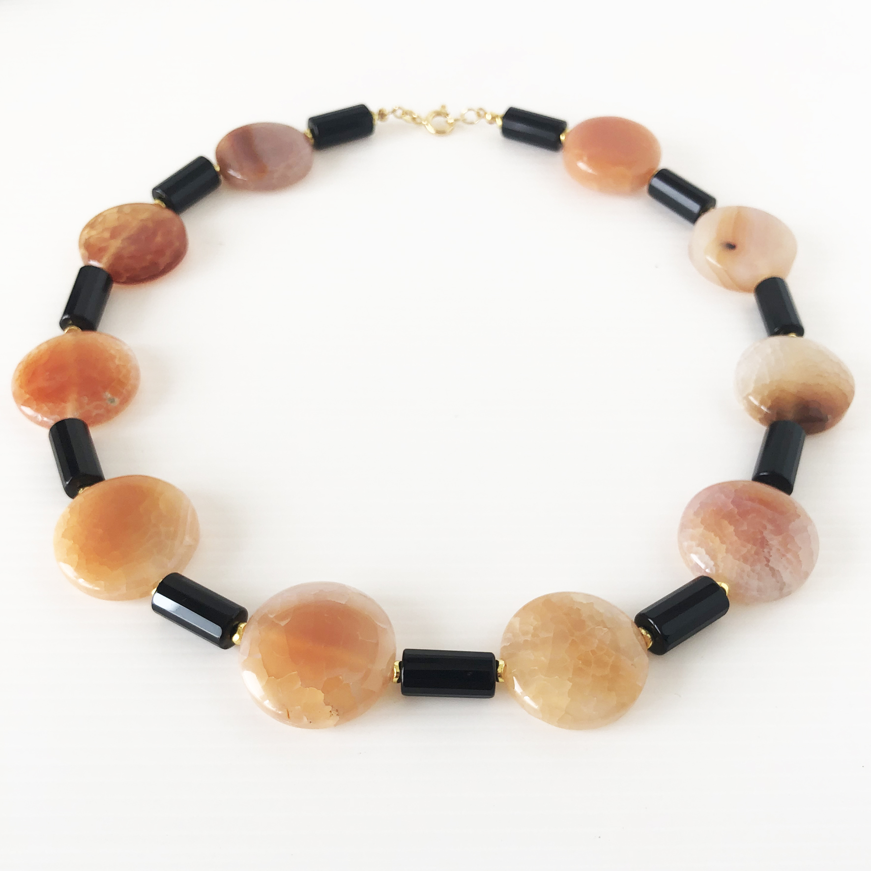 Collana con pietre di agata circolari