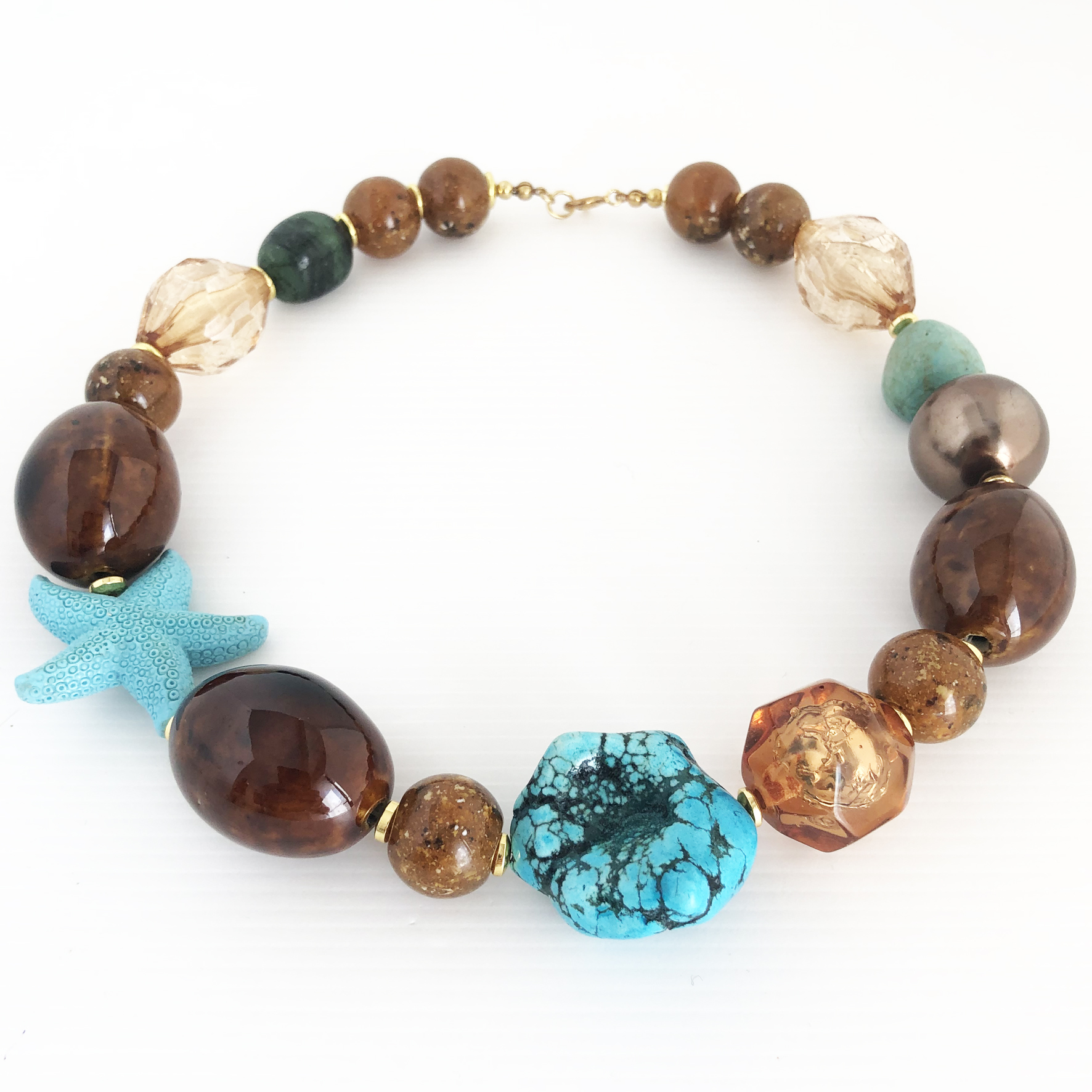 Collana con pietre multicolor