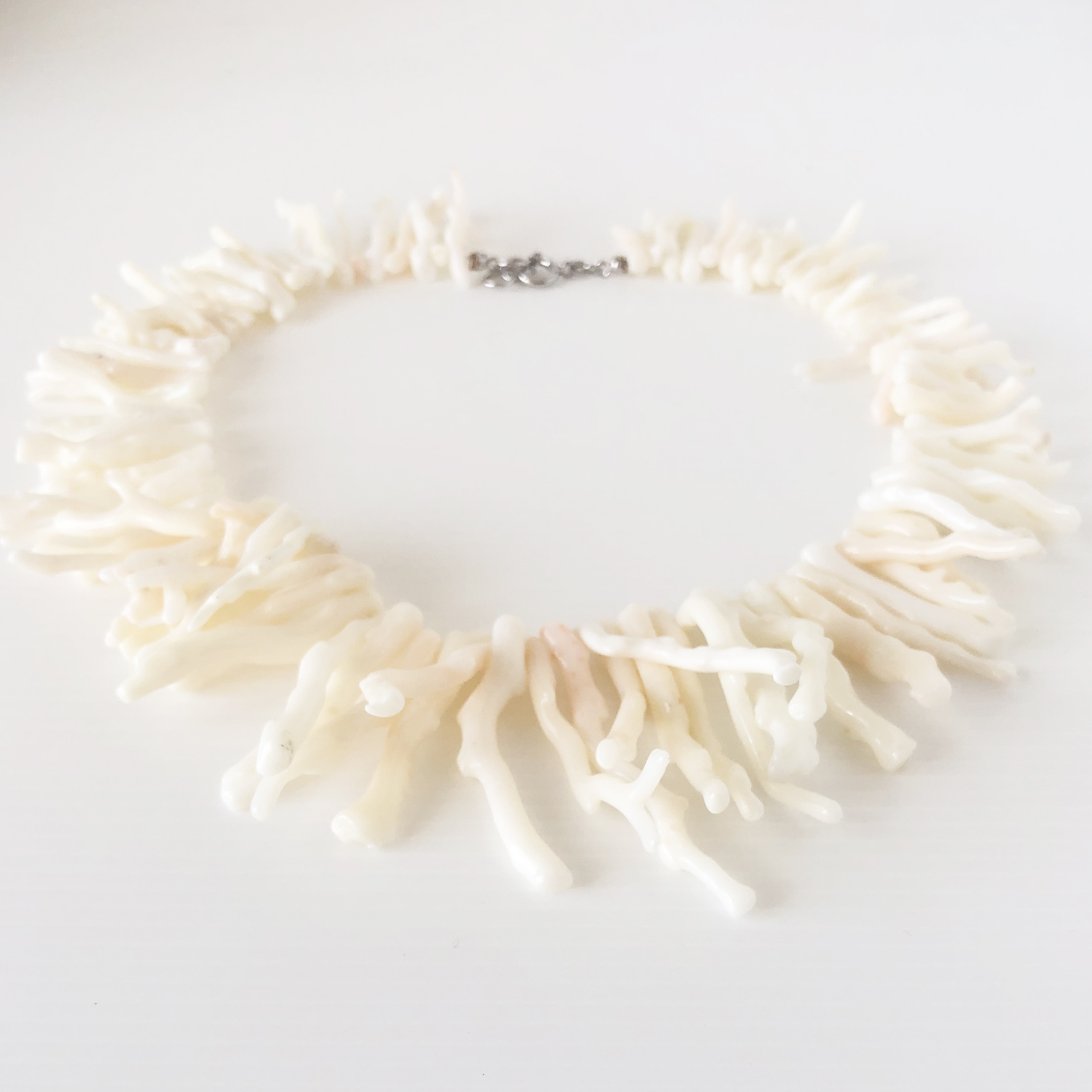 Collana con rametti di corallo