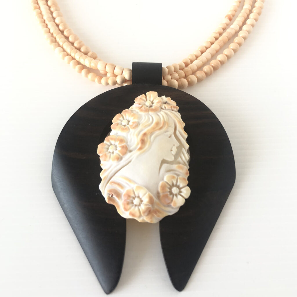 Collana di conchiglia