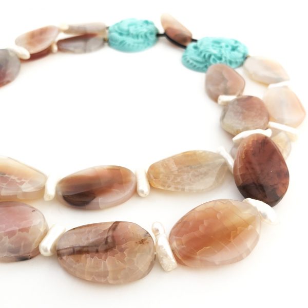 Collana in agata e pasta di turchese