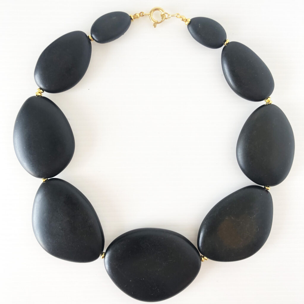 Collana in ebano e bronzo
