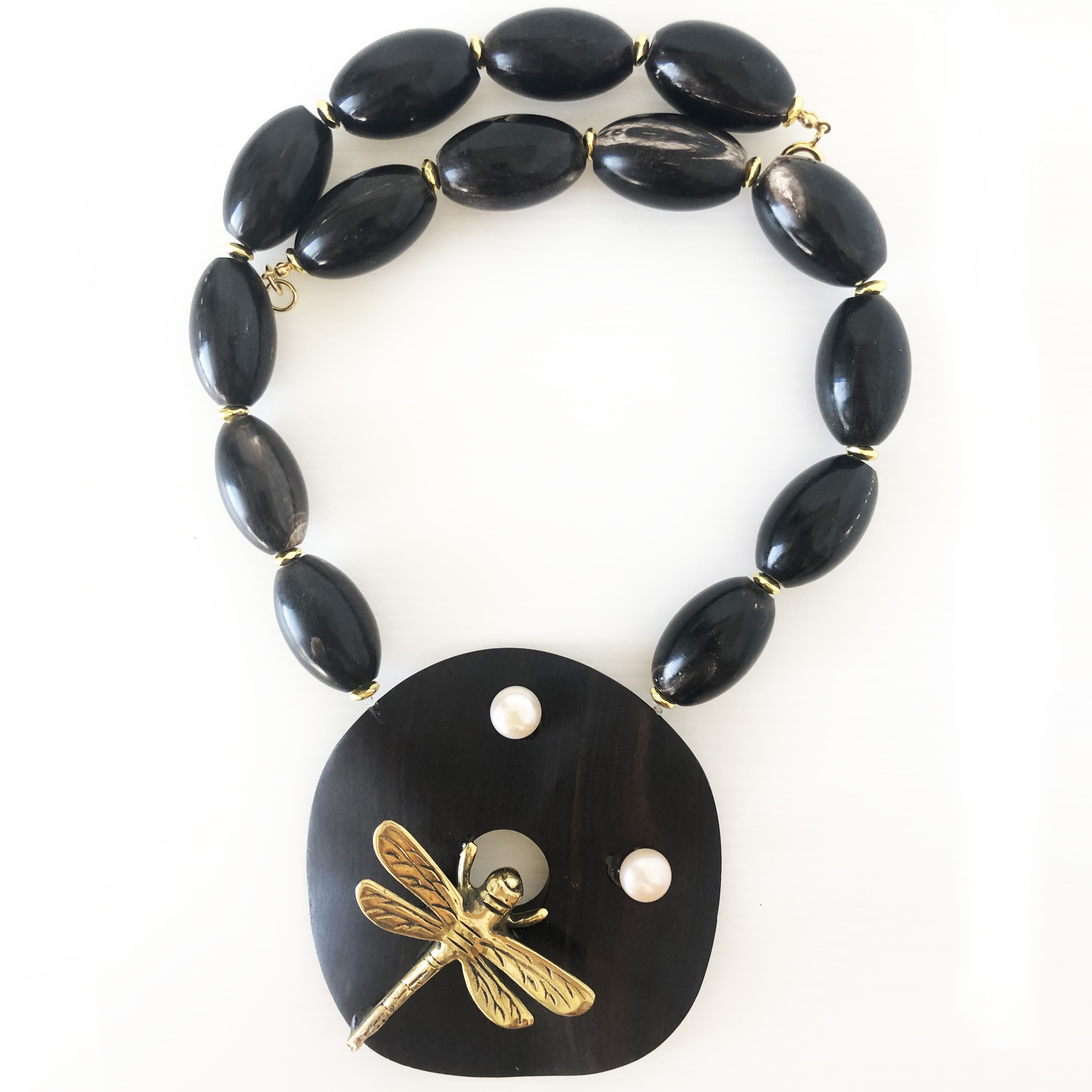 Collana in ebano e corno