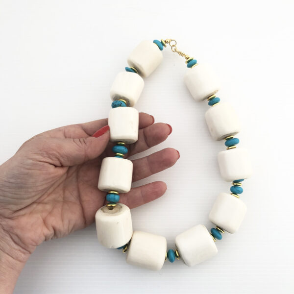 Collana in osso con turchese