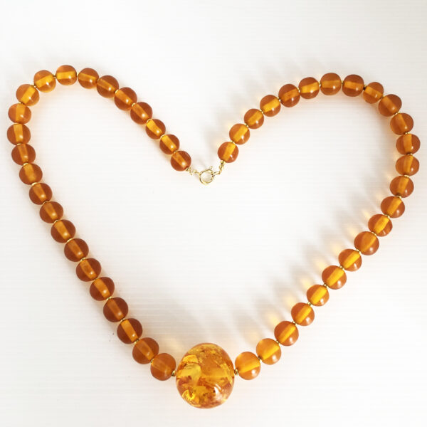 Collana lunga in ambra