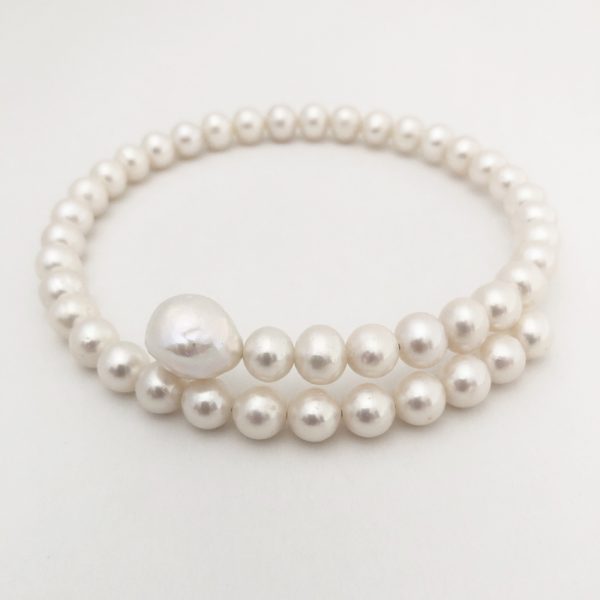 Collana rigida in perle