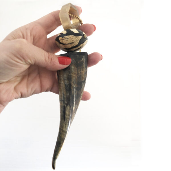Corno con catena