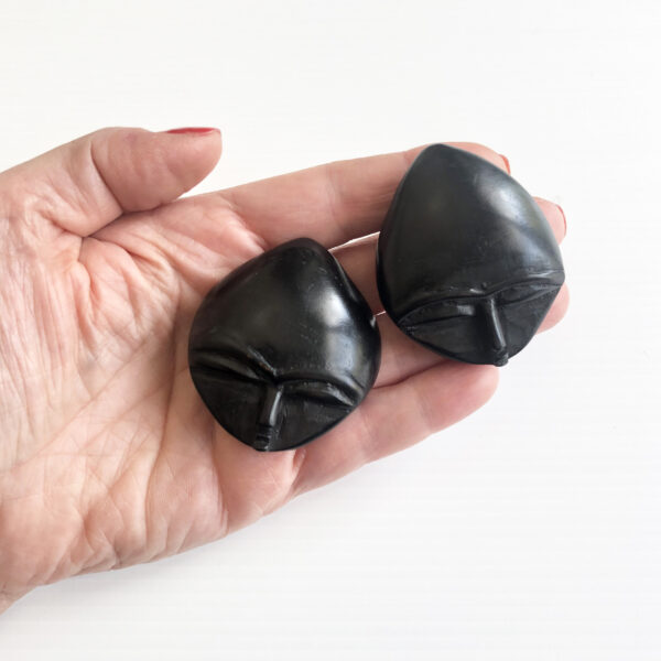Orecchini a maschera