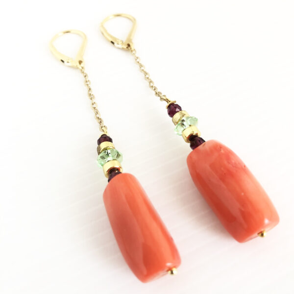 Orecchini con corallo bambù