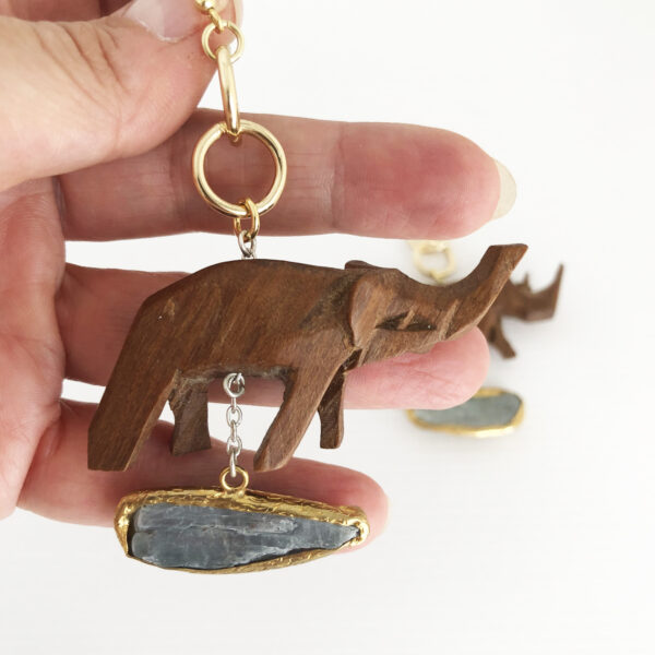 Orecchini con elefante