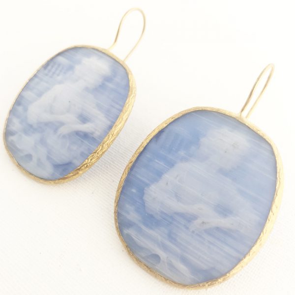 Orecchini di agata azzurra in cameo