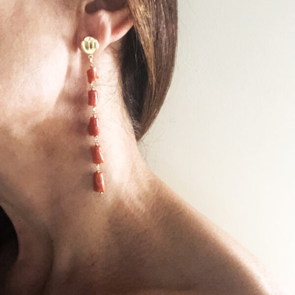 Orecchini in argento con corallo