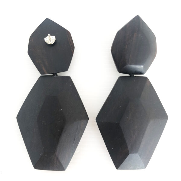 Orecchini lunghi geometrici in ebano