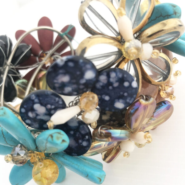 bracciale rigido con pietre dure