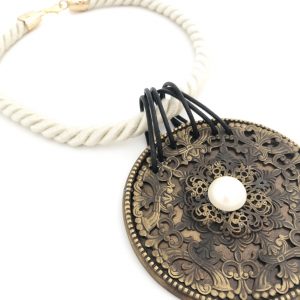 collana fune con ciondolo in bronzo